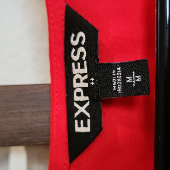 Red Express top - Picture 3 of 3